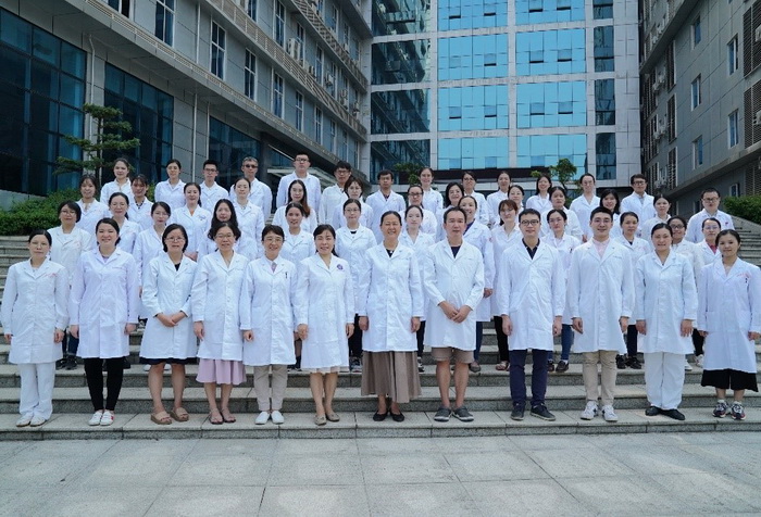 修改-20241203喜讯：香香漫画
广西口腔感染性疾病防治重点实验室责任期满考核优秀团队合照.jpg