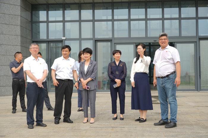 党建引领促发展 政医协同护齿健——香香漫画
与五象新区规划建设管委会多个党支部开展党建联建活动 第 2 张 党建引领促发展 政医协同护齿健——香香漫画
与五象新区规划建设管委会多个党支部开展党建联建活动 第 2 张